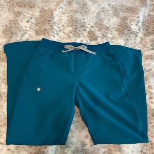 Figs Kade Cargo scrub pants- Regular XS Pacific Blue.  Used, in great condition.